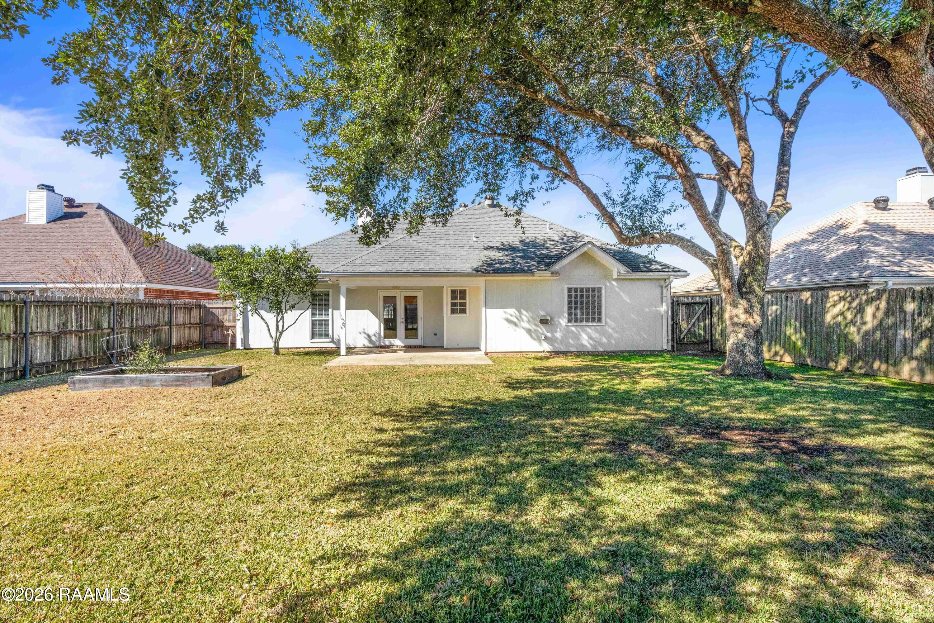 102 Pear Tree Circle Broussard, LA 70518 - Photo 2 of 10 Back yard