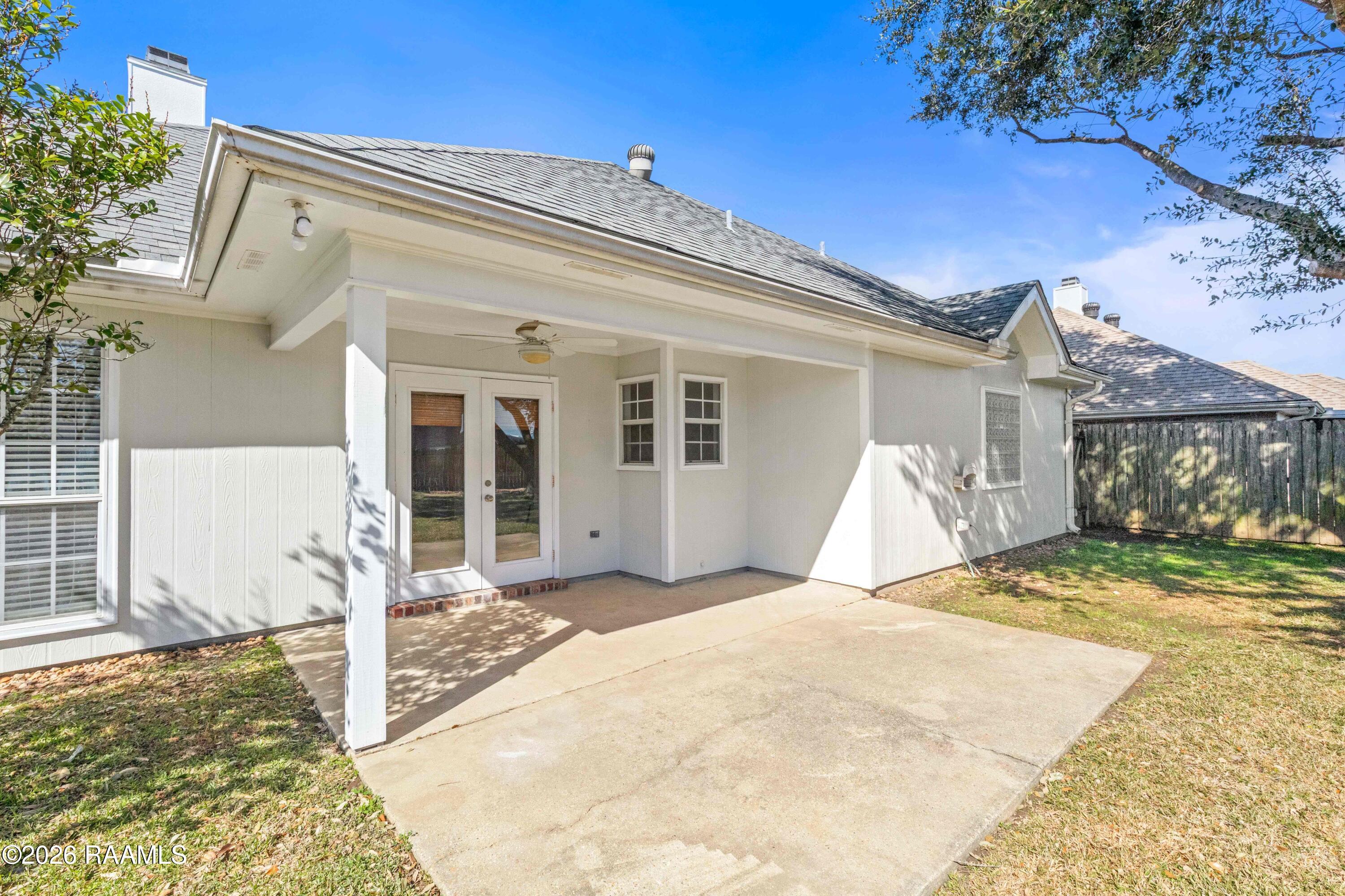 102 Pear Tree Circle Broussard, LA 70518 - Photo 3 of 10 Back view