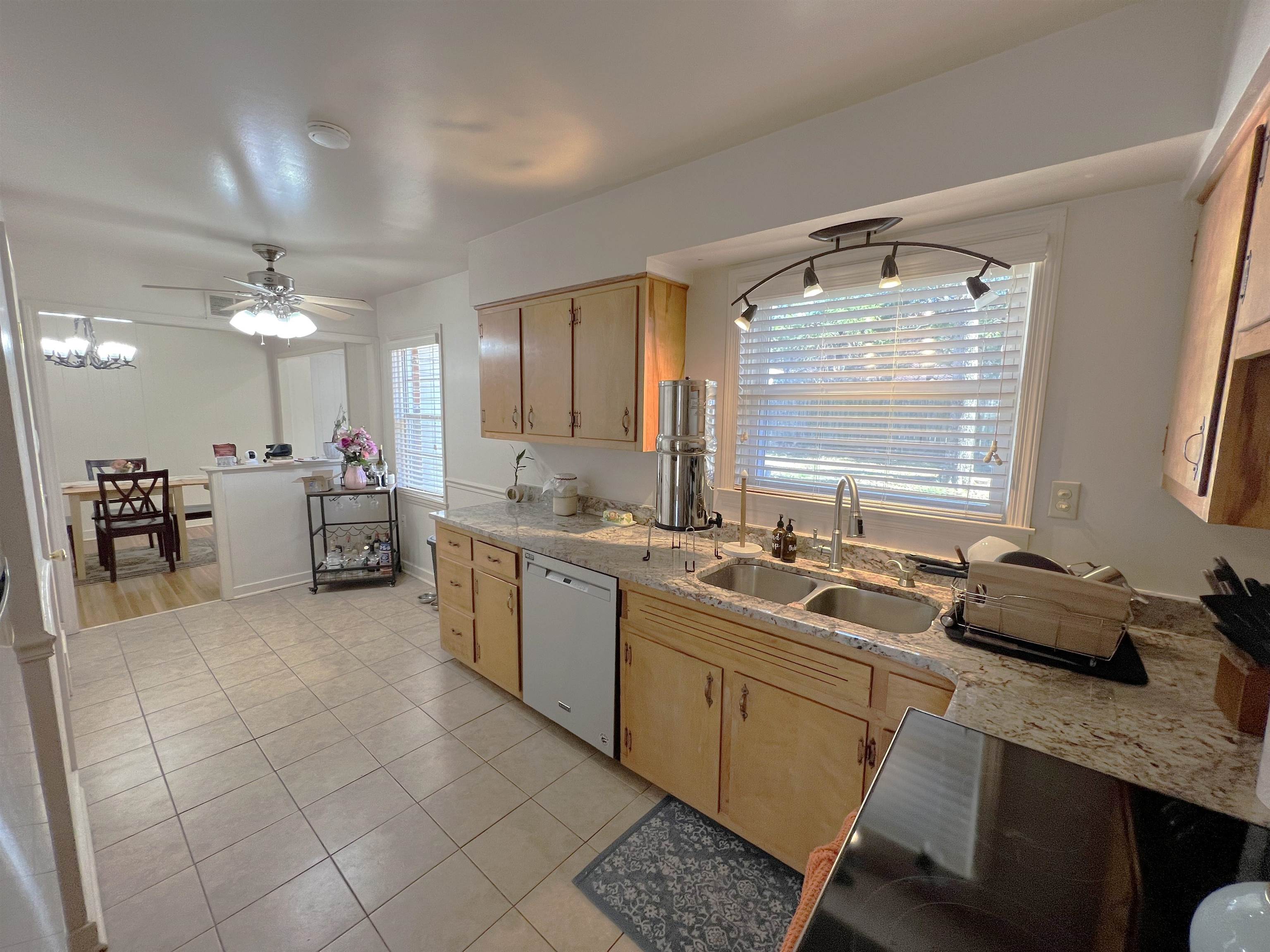 2440 Arthur Road Germantown, TN 38138 - Photo 3 of 18