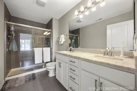 $500,000 | 840 Center Street, Des Plaines, IL 60016