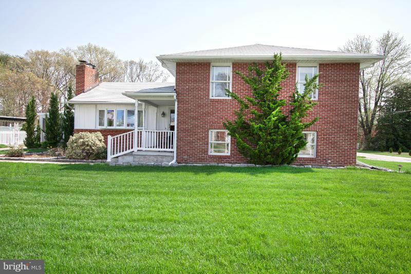 701 Grantwood Road Baltimore, MD 21220 - Photo 3 of 30 Exterior (Front)