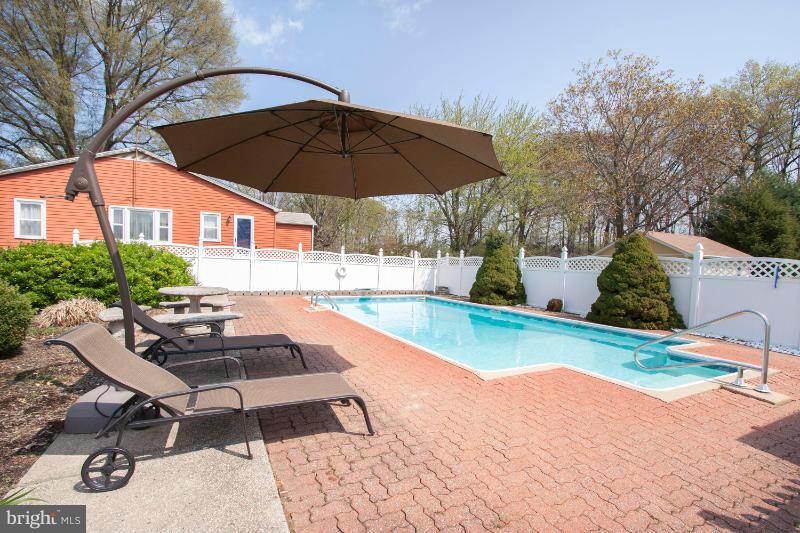 701 Grantwood Road Baltimore, MD 21220 - Photo 29 of 30 Pool