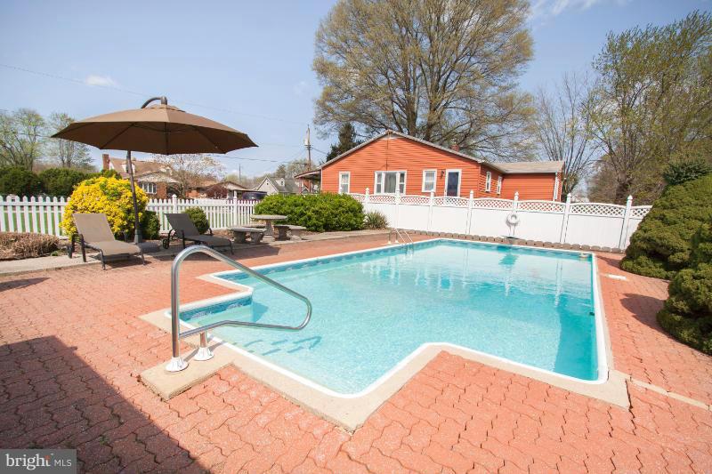 701 Grantwood Road Baltimore, MD 21220 - Photo 30 of 30 Pool