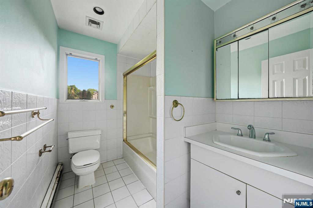 111 Deerfield Road Wayne, NJ 07470 - Photo 12 of 24
