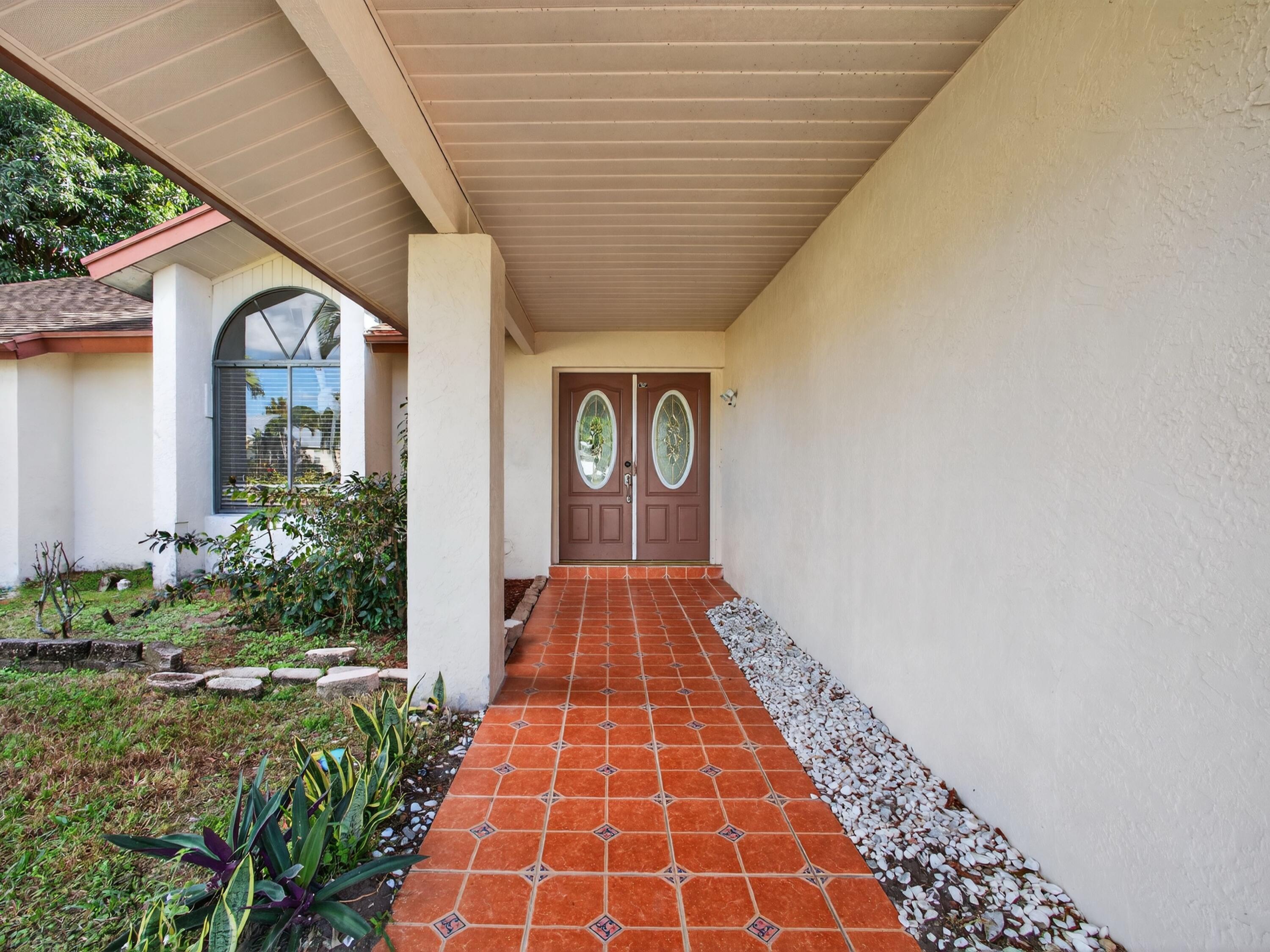 566 Southeast Damask Avenue Port St. Lucie, FL 34983 - Photo 4 of 30