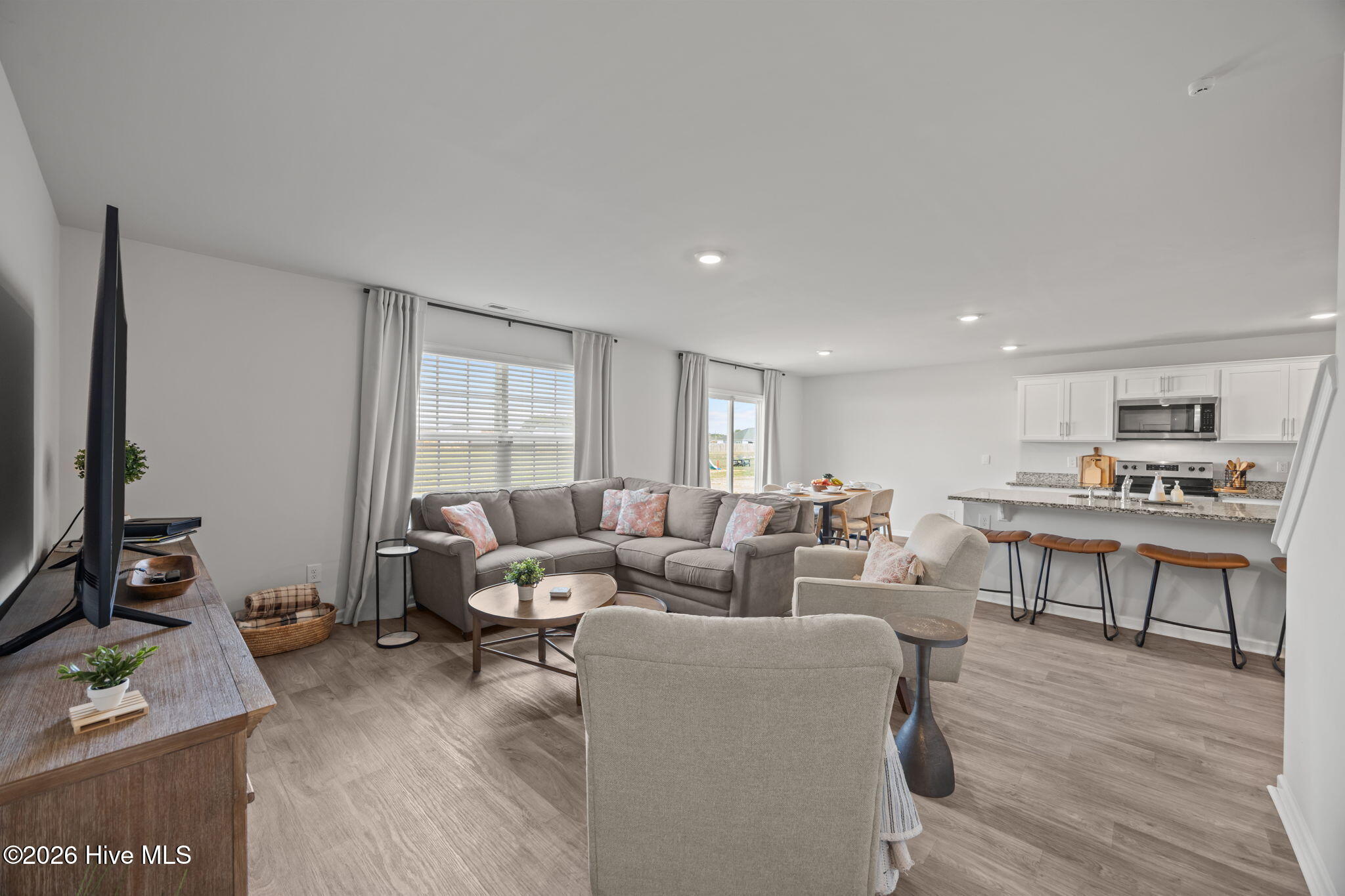 4072 Debbie Drive Ayden, NC 28513 - Photo 14 of 40 Living Room 1