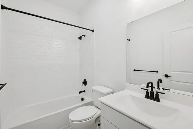 $297,450 | 243 Ice Shr Trail, Dayton, TX 77535