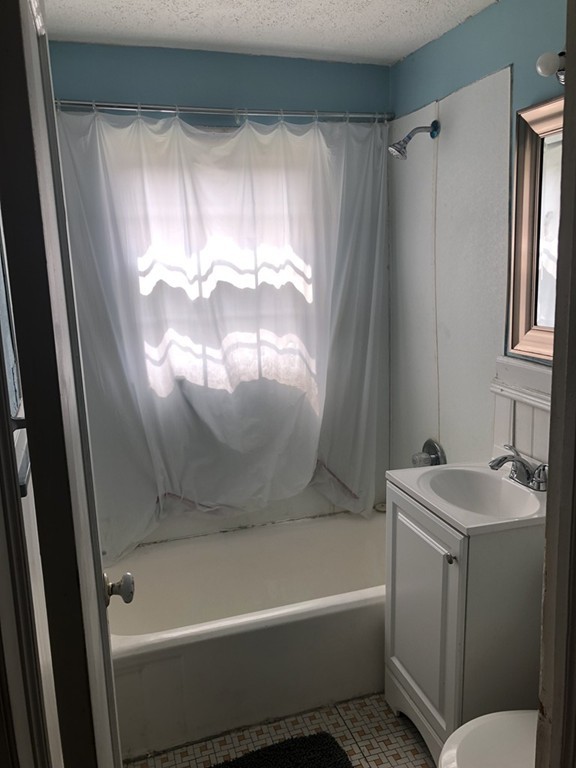 63 Colony Road, Unit 1 West Springfield, MA 01089 - Photo 5 of 6 Gallery Image 5