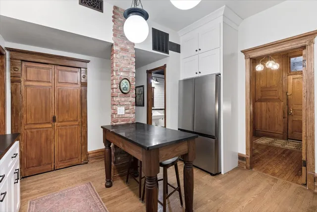 $950,000 | 2733 North Hampden Court, Unit 1F, Chicago, IL 60614