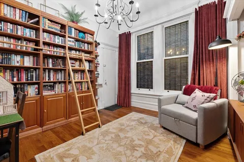 $849,900 | 2733 North Hampden Court, Unit 1F, Chicago, IL 60614