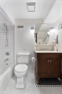 $849,900 | 2733 North Hampden Court, Unit 1F, Chicago, IL 60614