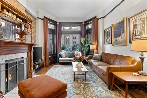 $849,900 | 2733 North Hampden Court, Unit 1F, Chicago, IL 60614