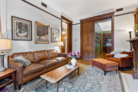 $849,900 | 2733 North Hampden Court, Unit 1F, Chicago, IL 60614