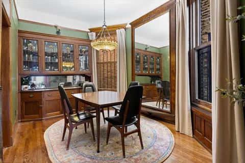 $849,900 | 2733 North Hampden Court, Unit 1F, Chicago, IL 60614