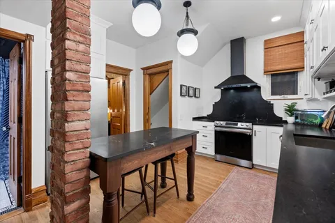 $849,900 | 2733 North Hampden Court, Unit 1F, Chicago, IL 60614