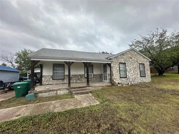 $185,000 | 617 East 5th Street, Ferris, TX 75125