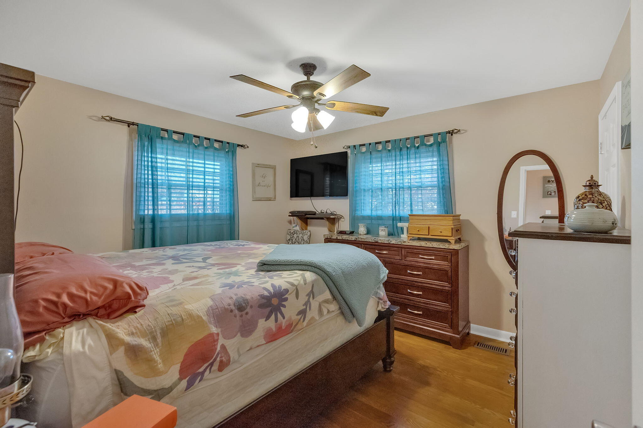 113 Lynfield Road Bristol, TN 37620 - Photo 12 of 27 16-web-or-mls-217A9048