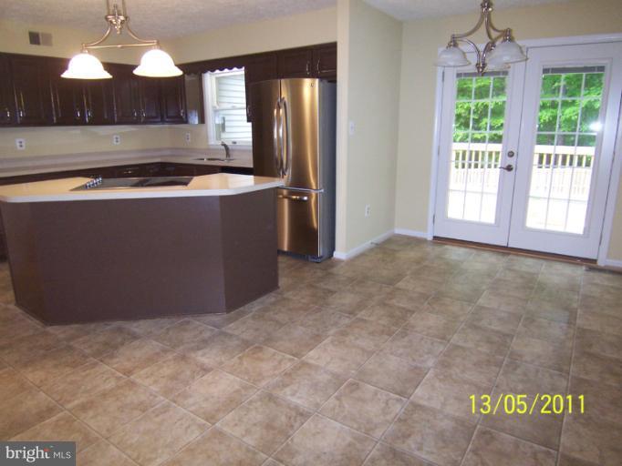 7812 Belleflower Drive Springfield, VA 22152 - Photo 14 of 28 Updated Kitchen & New Appliances