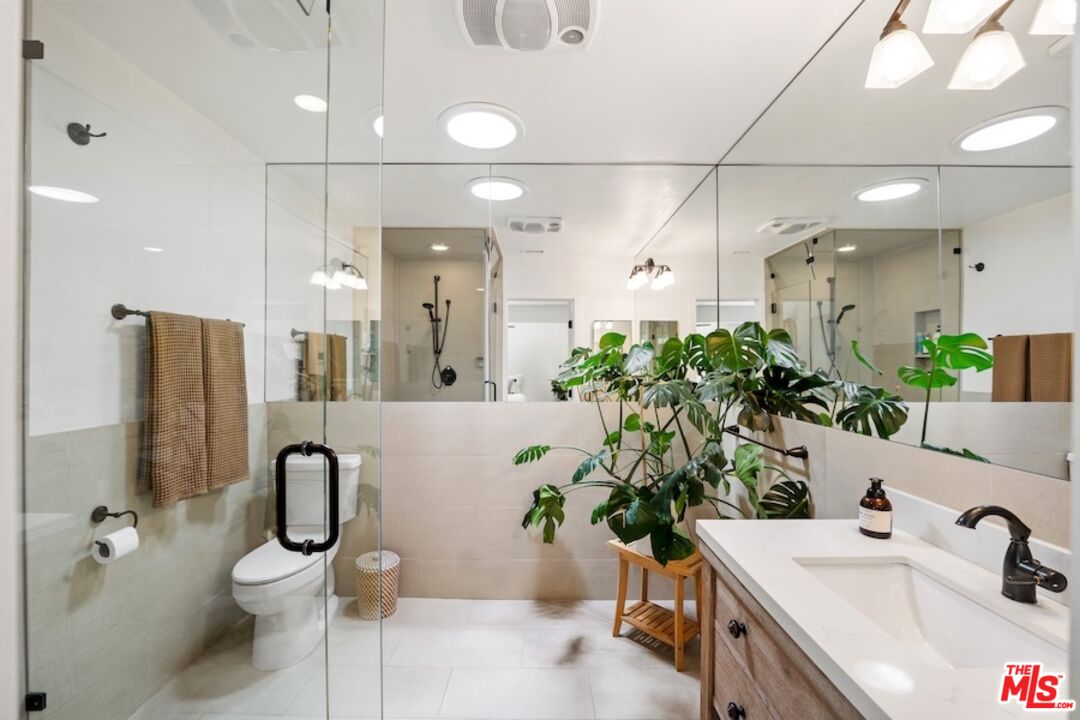 24537 Dry Canyon Cold Creek Road Calabasas, CA 91302 - Photo 11 of 34