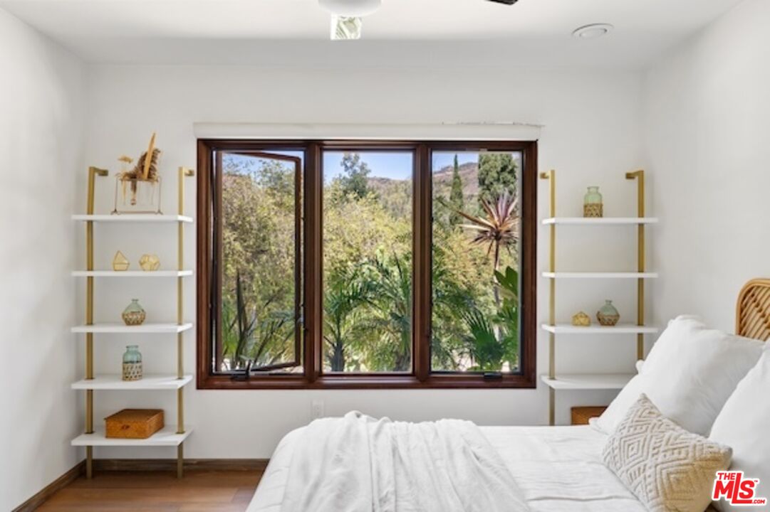 24537 Dry Canyon Cold Creek Road Calabasas, CA 91302 - Photo 14 of 32