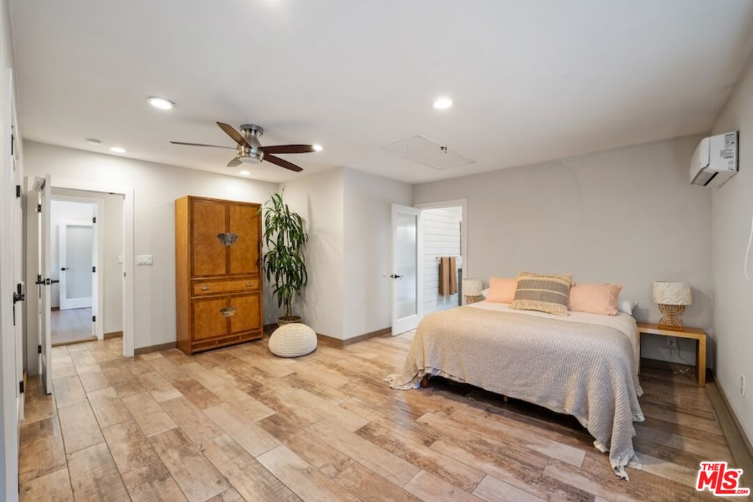 24537 Dry Canyon Cold Creek Road Calabasas, CA 91302 - Photo 16 of 34