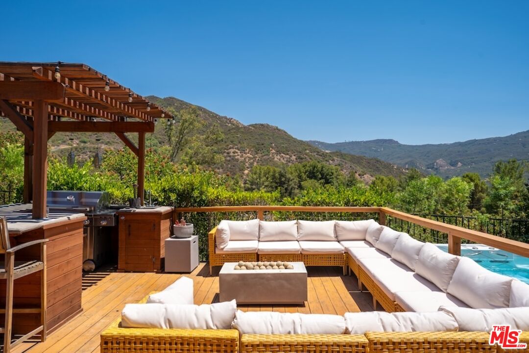 24537 Dry Canyon Cold Creek Road Calabasas, CA 91302 - Photo 19 of 34