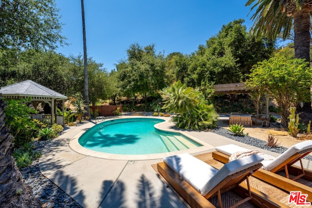 24537 Dry Canyon Cold Creek Road Calabasas, CA 91302 - Photo 20 of 34