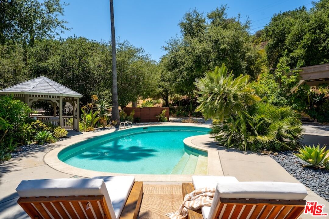 24537 Dry Canyon Cold Creek Road Calabasas, CA 91302 - Photo 21 of 34