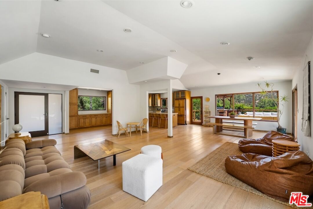 24537 Dry Canyon Cold Creek Road Calabasas, CA 91302 - Photo 7 of 34