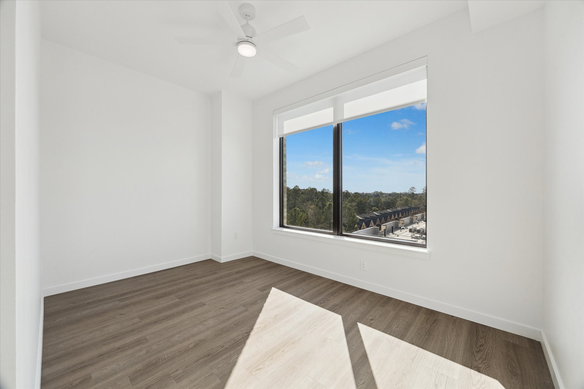 1 Riva Row, Unit 215 The Woodlands, TX 77380 - Photo 5 of 36
