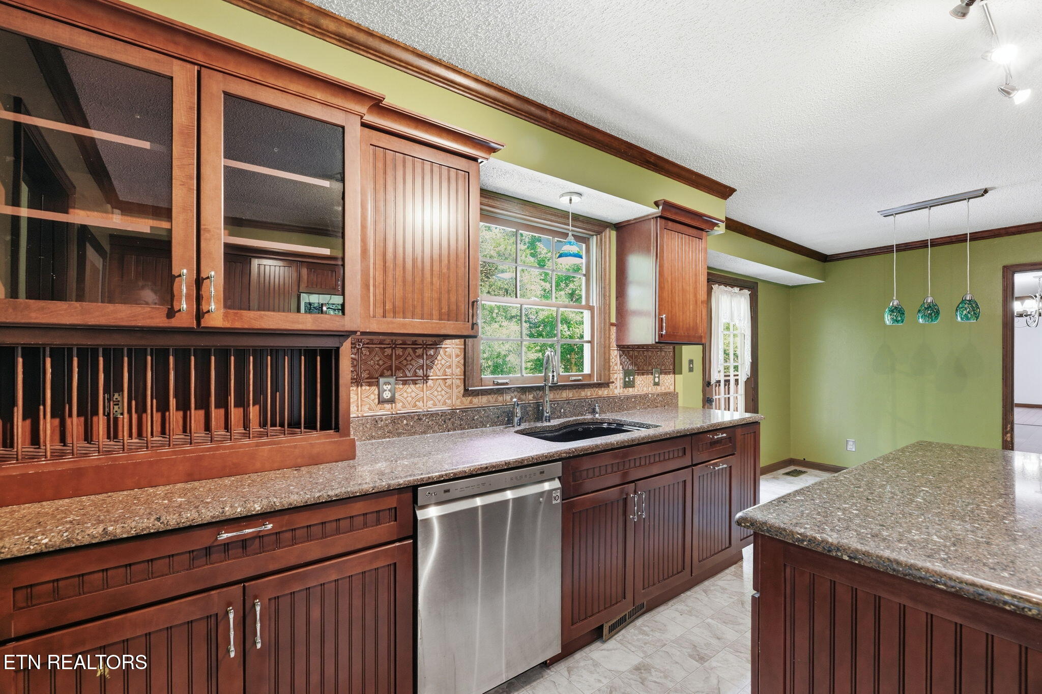 135 Claremont Road Oak Ridge, TN 37830 - Photo 14 of 49 19-web-or-mls-DSC_1220