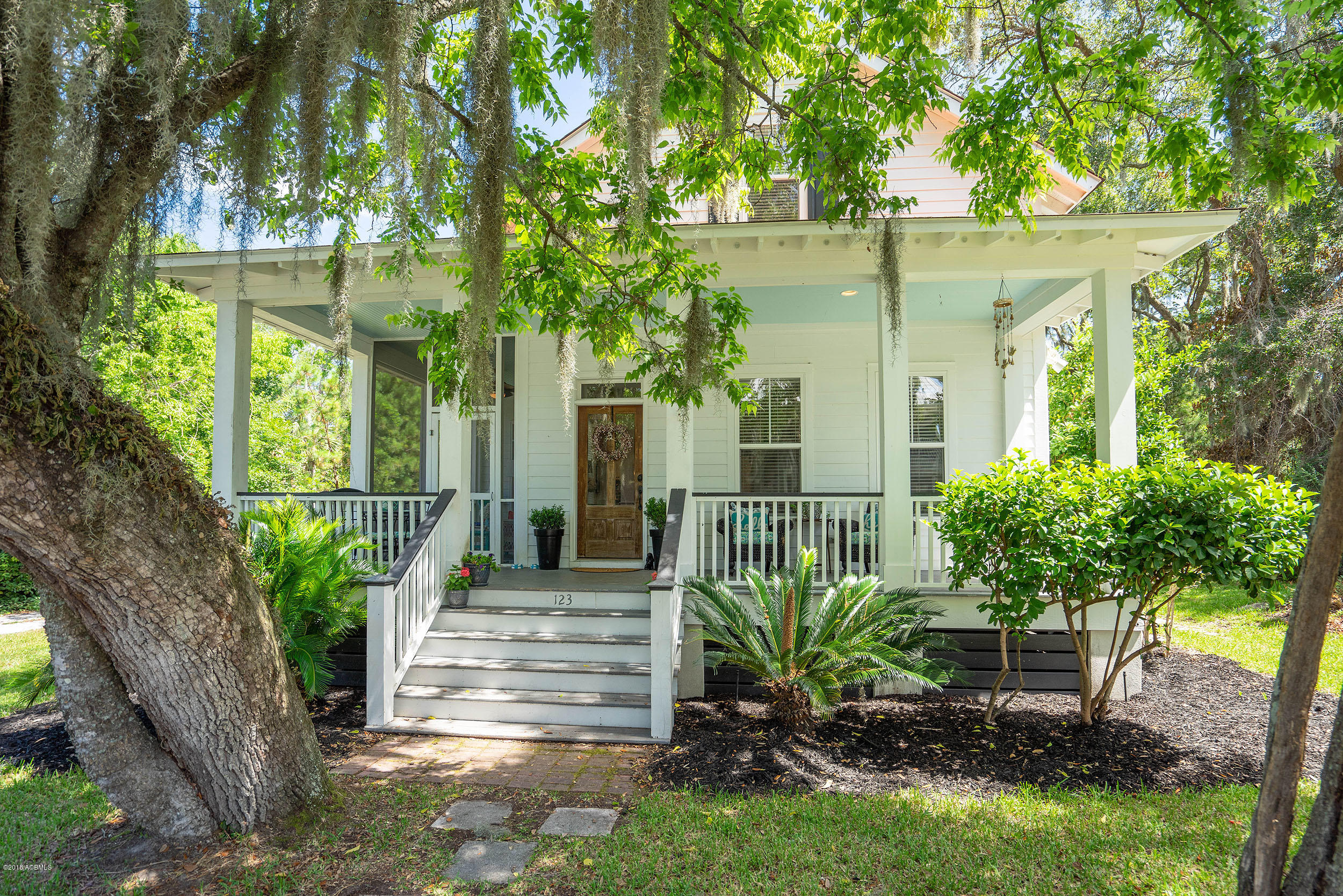 123 Willow Point Road Beaufort, SC 29906 - Photo 4 of 42 DSC07365-1