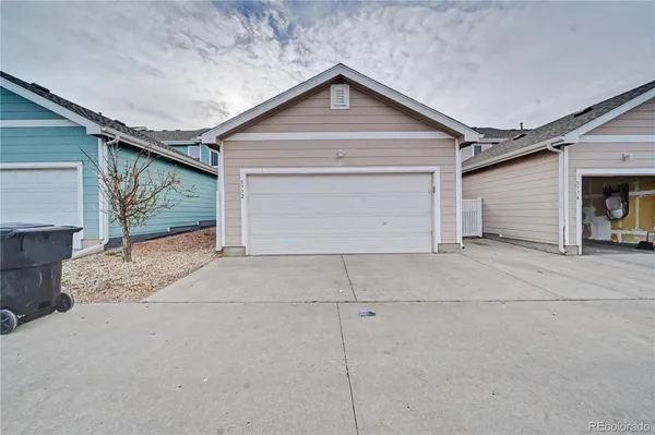$2,695 | 5772 Ceylon Street, Denver, CO 80249