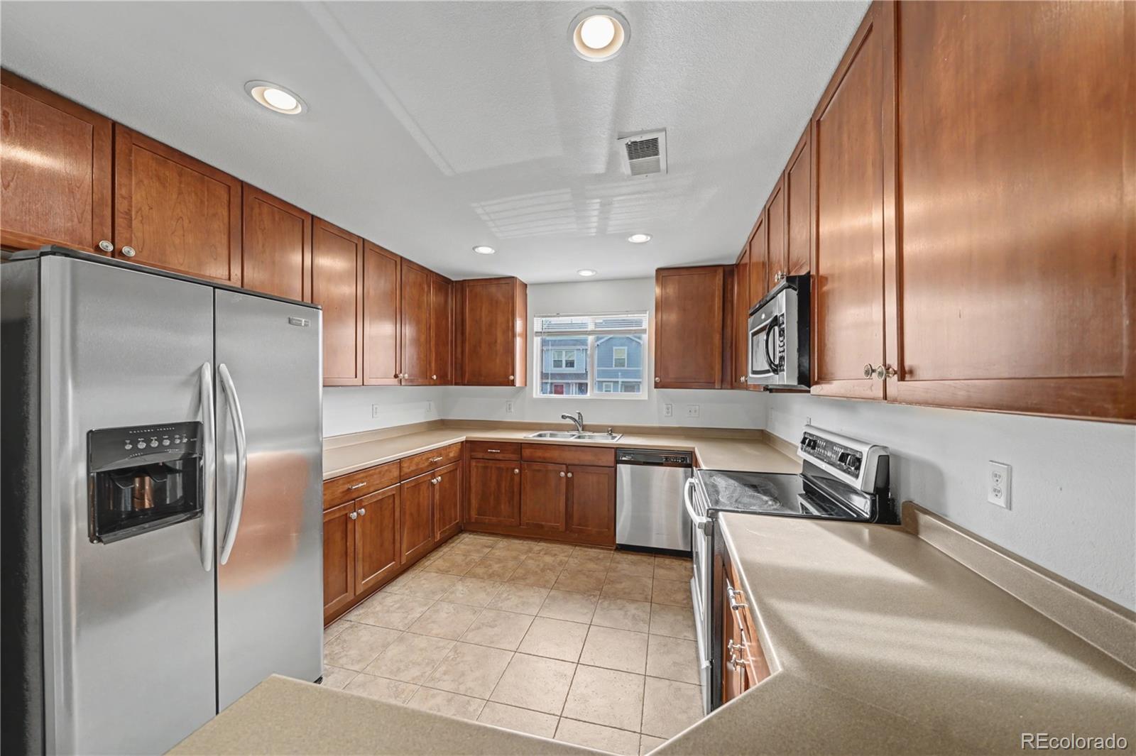 5772 Ceylon Street Denver, CO 80249 - Photo 5 of 21