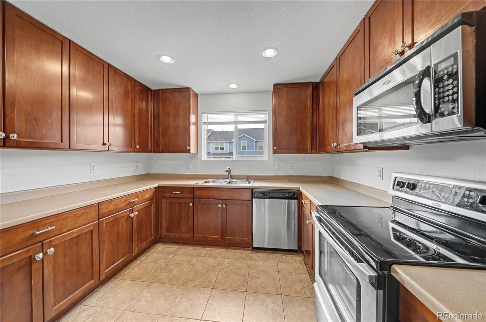 5772 Ceylon Street Denver, CO 80249 - Photo 7 of 21