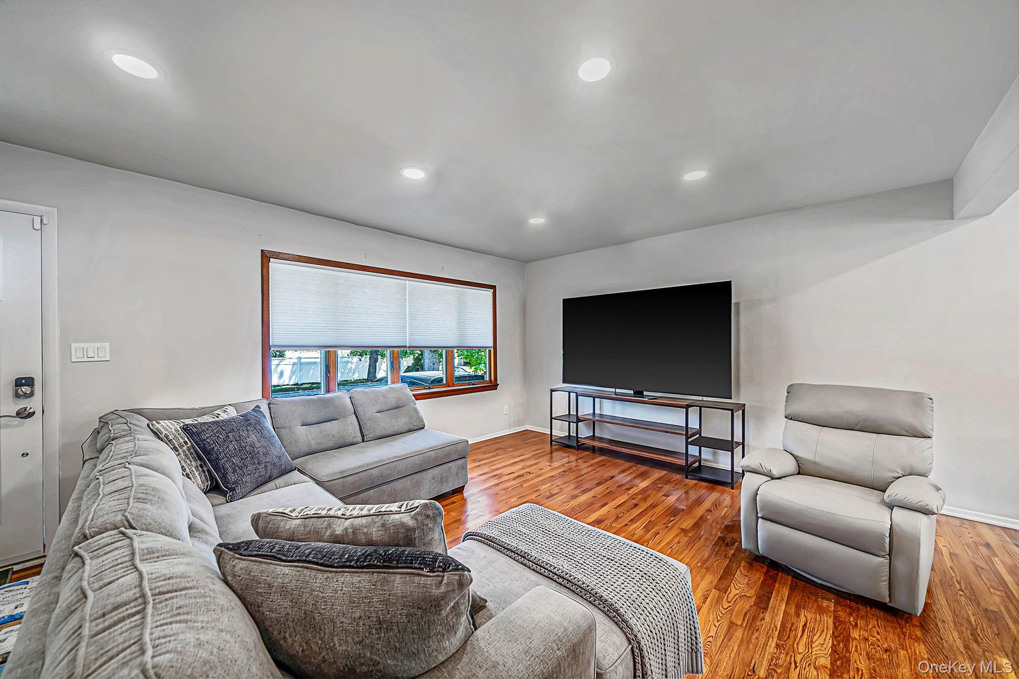 156 Wicks Road Commack, NY 11725 - Photo 8 of 35