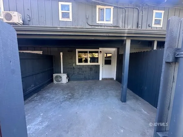 $995 | 26345 Highway 243, Unit F, Idyllwild, CA 92549