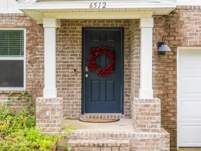 a view of a entryway door of the building