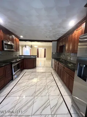 $1,775 | 19 Stratford Place, Gulfport, MS 39503