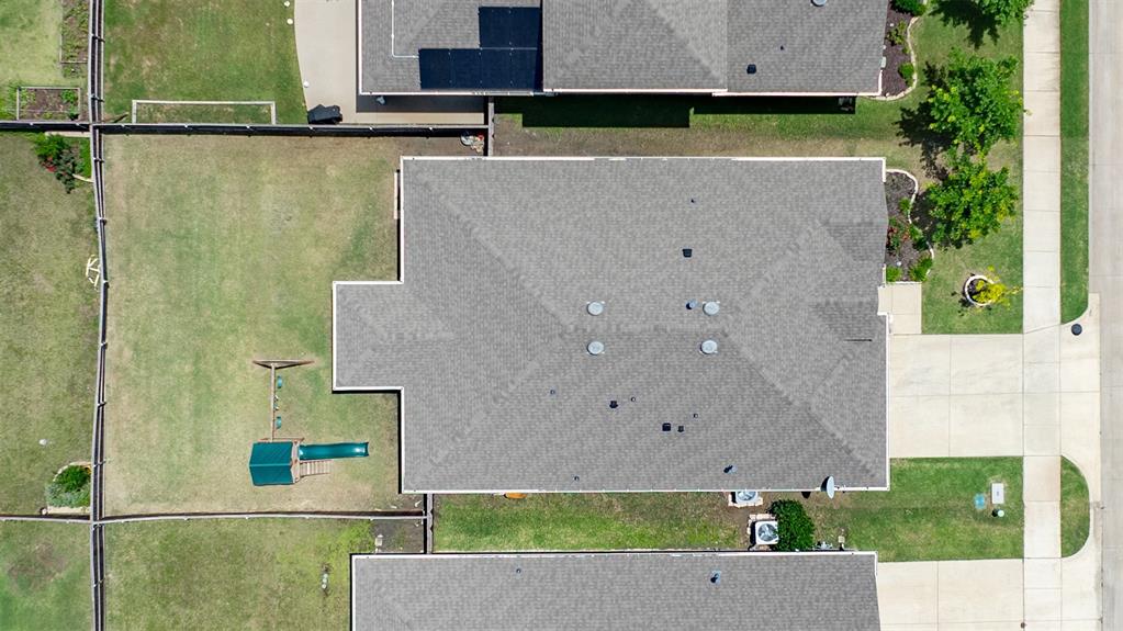 5604 Durst Lane Forney, TX 75126 - Photo 25 of 31 an aerial view of a house with a yard