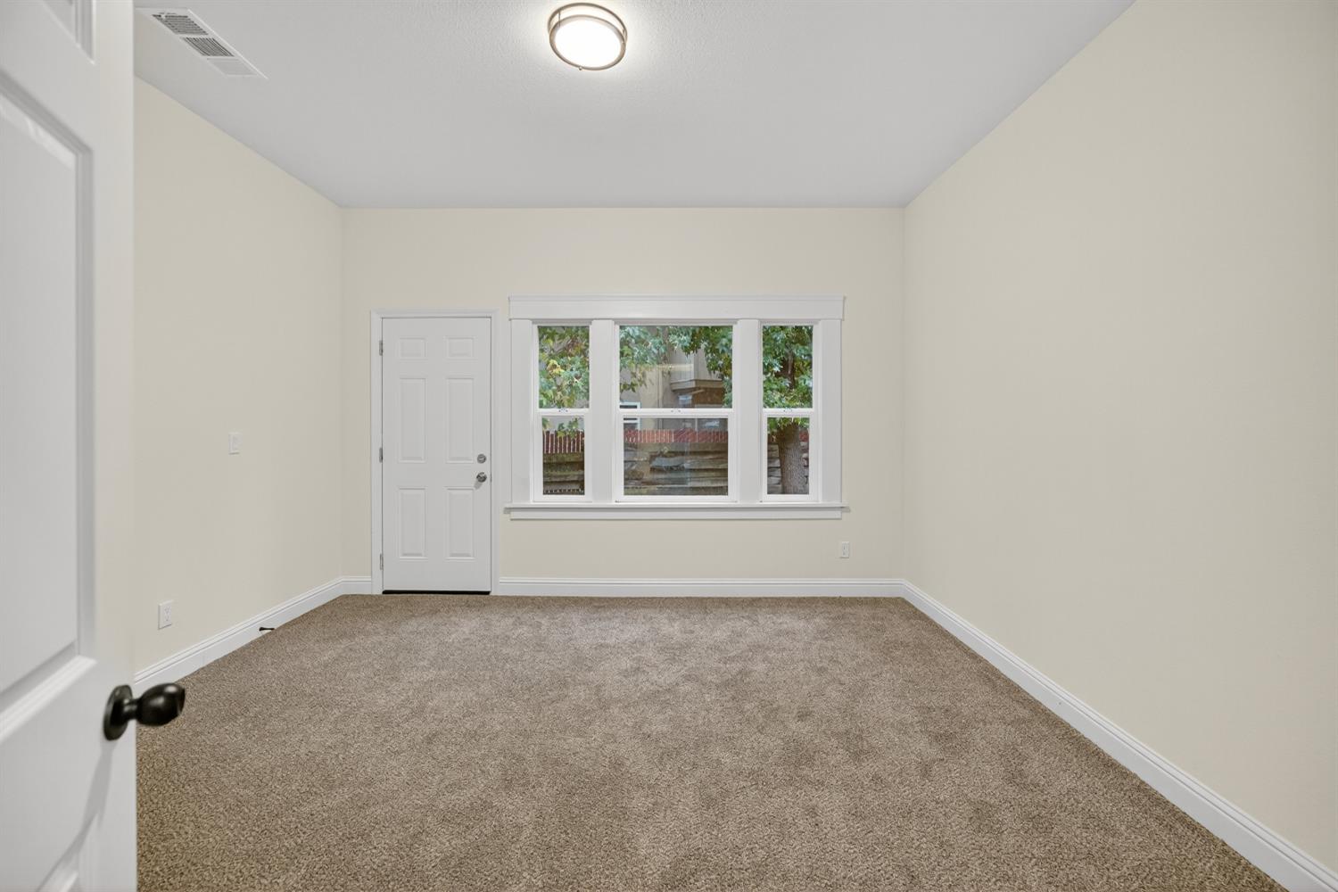 400 Pacific Lodi, CA 95242 - Photo 23 of 50 an empty room with window