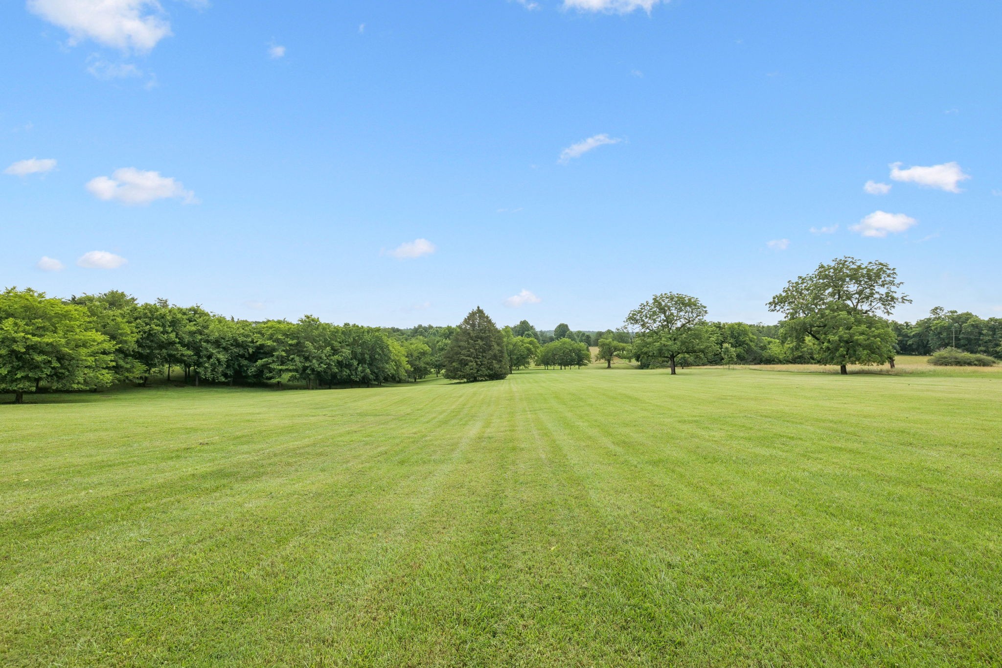 1731 Hudson Road Madison, TN 37115 - Photo 69 of 75 a view of an ocean and a mountain