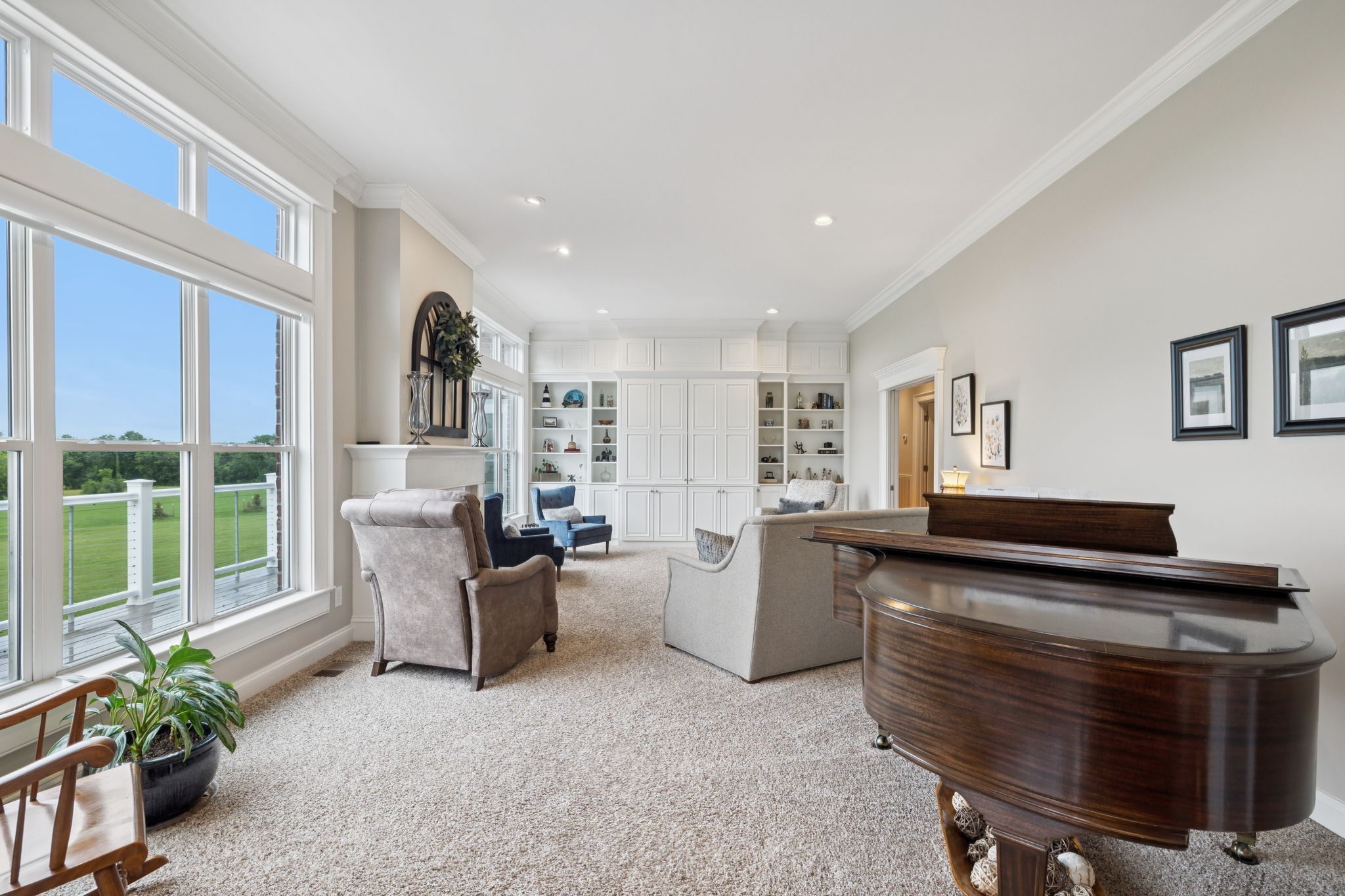 1731 Hudson Road Madison, TN 37115 - Photo 9 of 75 a living room with furniture and a potted plant