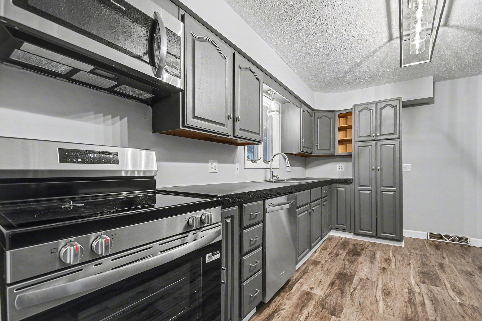 15765 Mason Street Union, MI 49130 - Photo 2 of 23 006_file_410