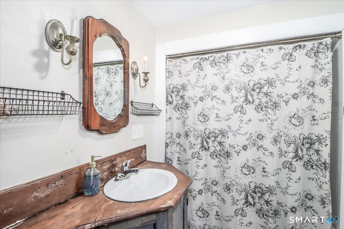 6 Weekeepeemee Road Woodbury, CT 06798 - Photo 24 of 34