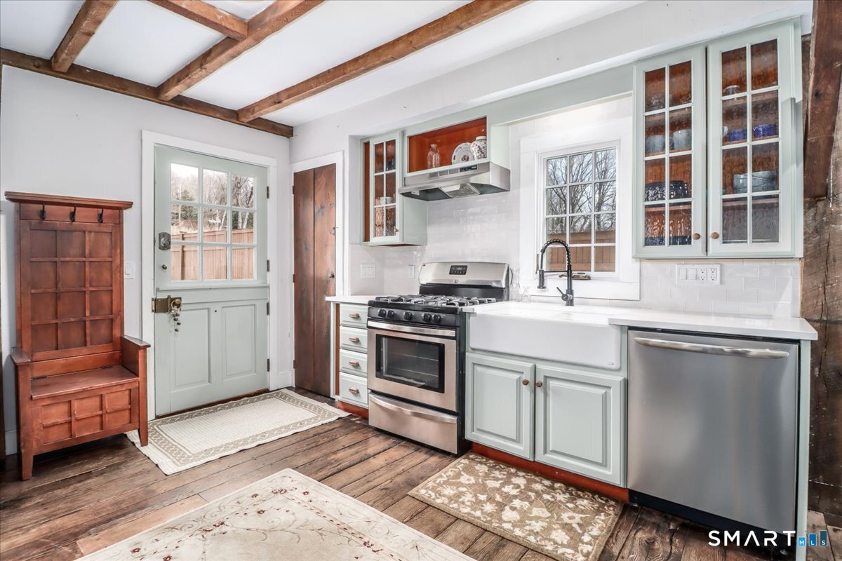 6 Weekeepeemee Road Woodbury, CT 06798 - Photo 6 of 34