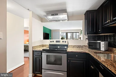 $269,990 | 2001 Hamilton Street, Unit 922, Philadelphia, PA 19130