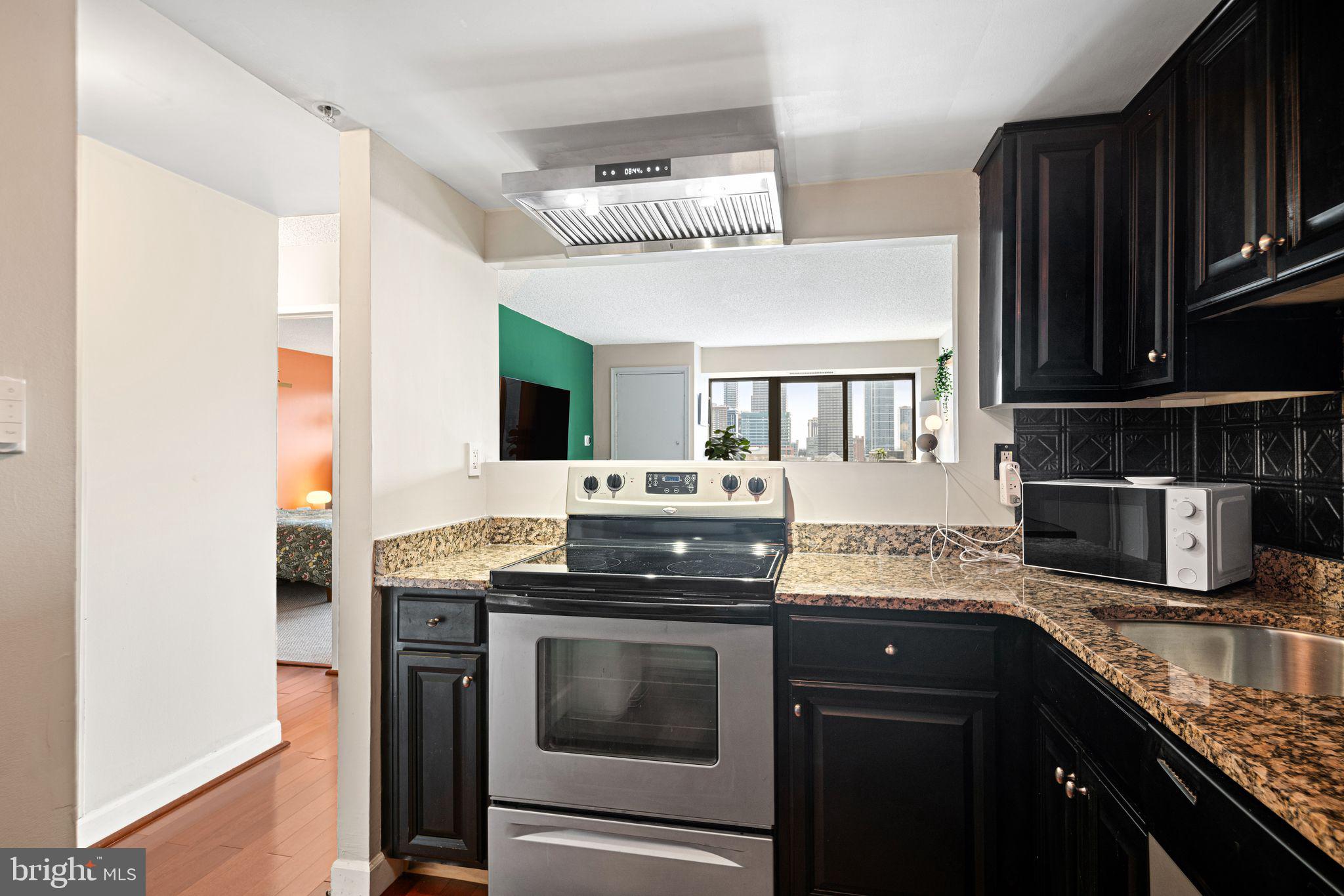 2001 Hamilton Street, Unit 922 Philadelphia, PA 19130 - Photo 4 of 16