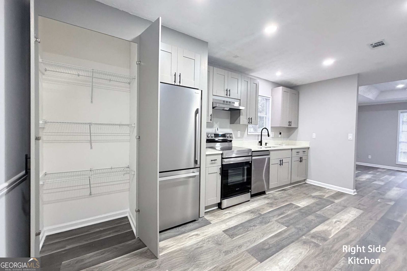 1114 Summer Brook Road Atlanta, GA 30349 - Photo 11 of 38