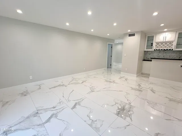 $5,400 | 10462 Yarmouth Avenue, Granada Hills, CA 91344